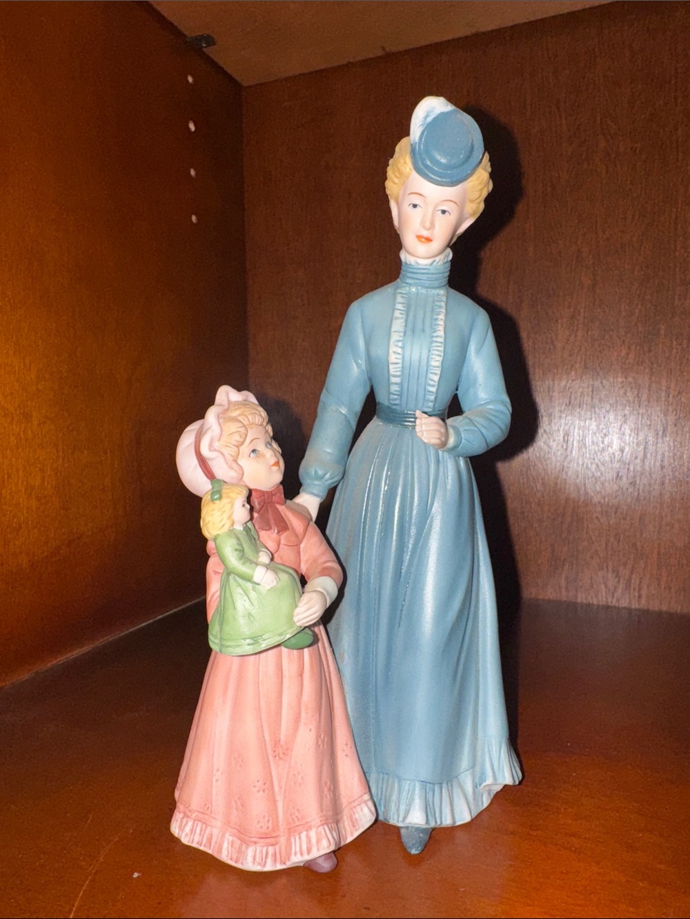 Vintage Homco "Sunday Stroll" porcelain figurine features a mother & daughter